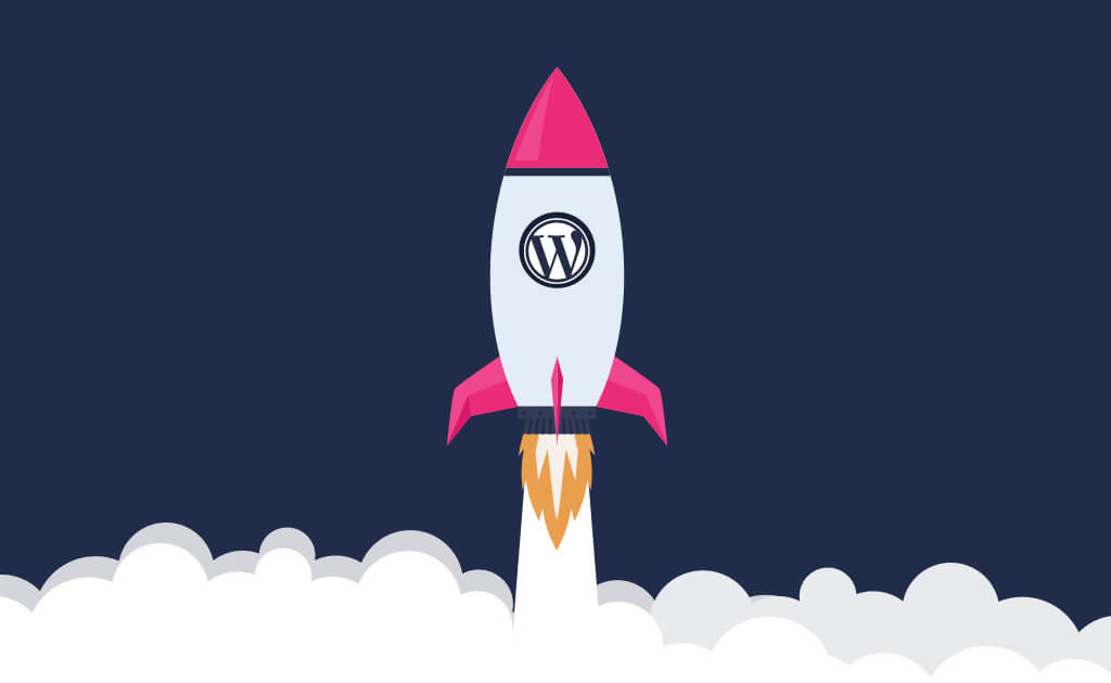 Illustratie van een raket met het WordPress-logo, die snel de lucht in schiet met wolken eronder en een donkere achtergrond, die de essentie belichaamt van "WordPress snel maken.
