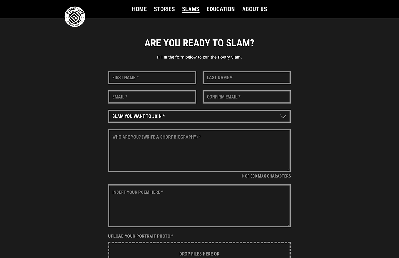 Poetry Slam-registratieformulier met velden voor naam, e-mailadres, biografie, gedicht, portretfoto en een vervolgkeuzelijst voor slam-selectie. Deelnemers worden aangemoedigd om de grenzen van hun creativiteit te verkennen bij het invullen van hun gegevens.
