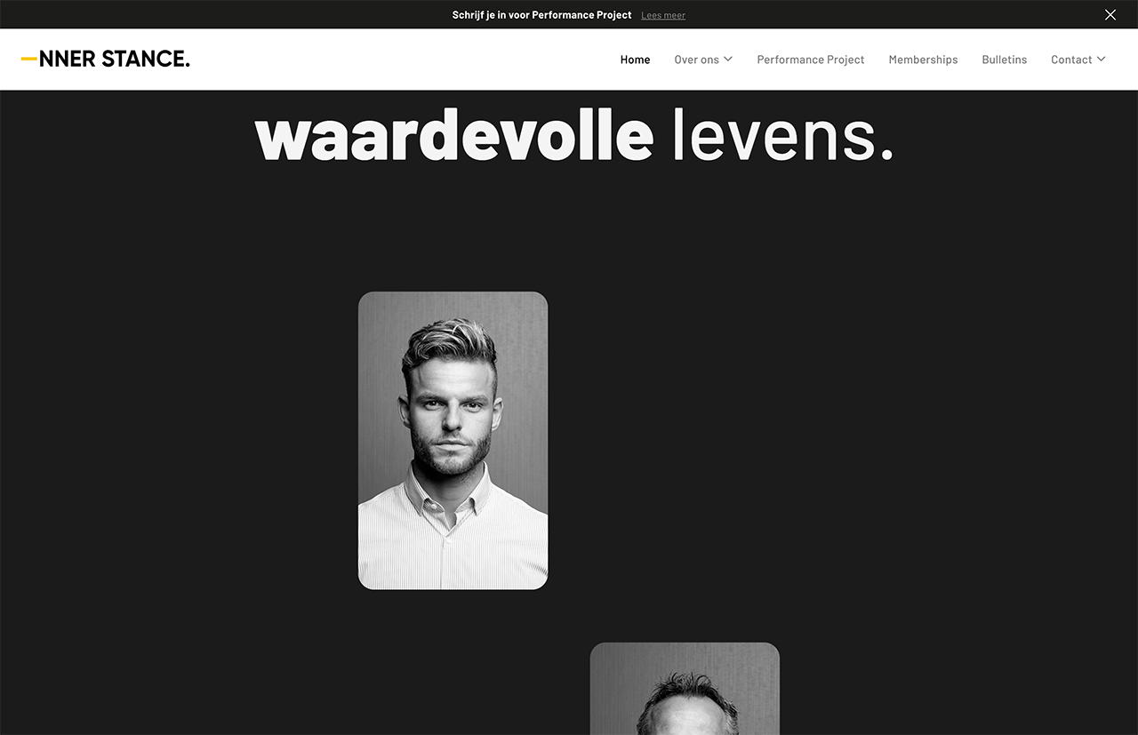 Homepagina van de website met de tekst "waardevolle leven." en twee grijswaardenportretten van individuen die hun innerlijke houding laten zien.