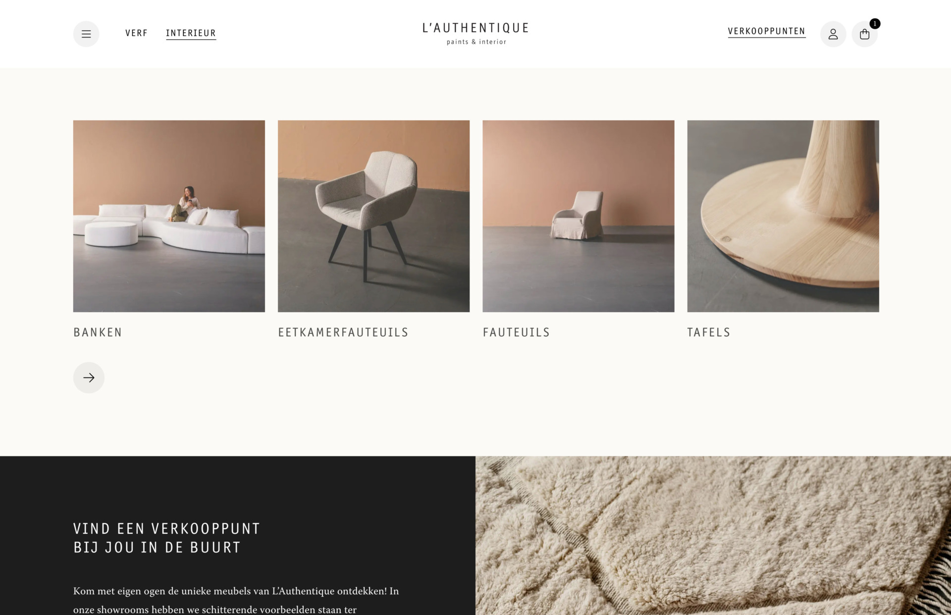 L'Authentique minimalistische meubelwebsite met een beige achtergrond, met een bank, stoel, fauteuil, tafel en een close-up van een vloerkleed.