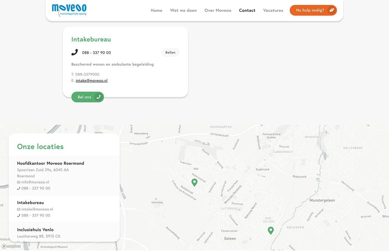 Screenshot van de contactpagina van Moveoo met locaties op een kaart en de contactgegevens van Moveoo voor het intakebureau en de kantoren.