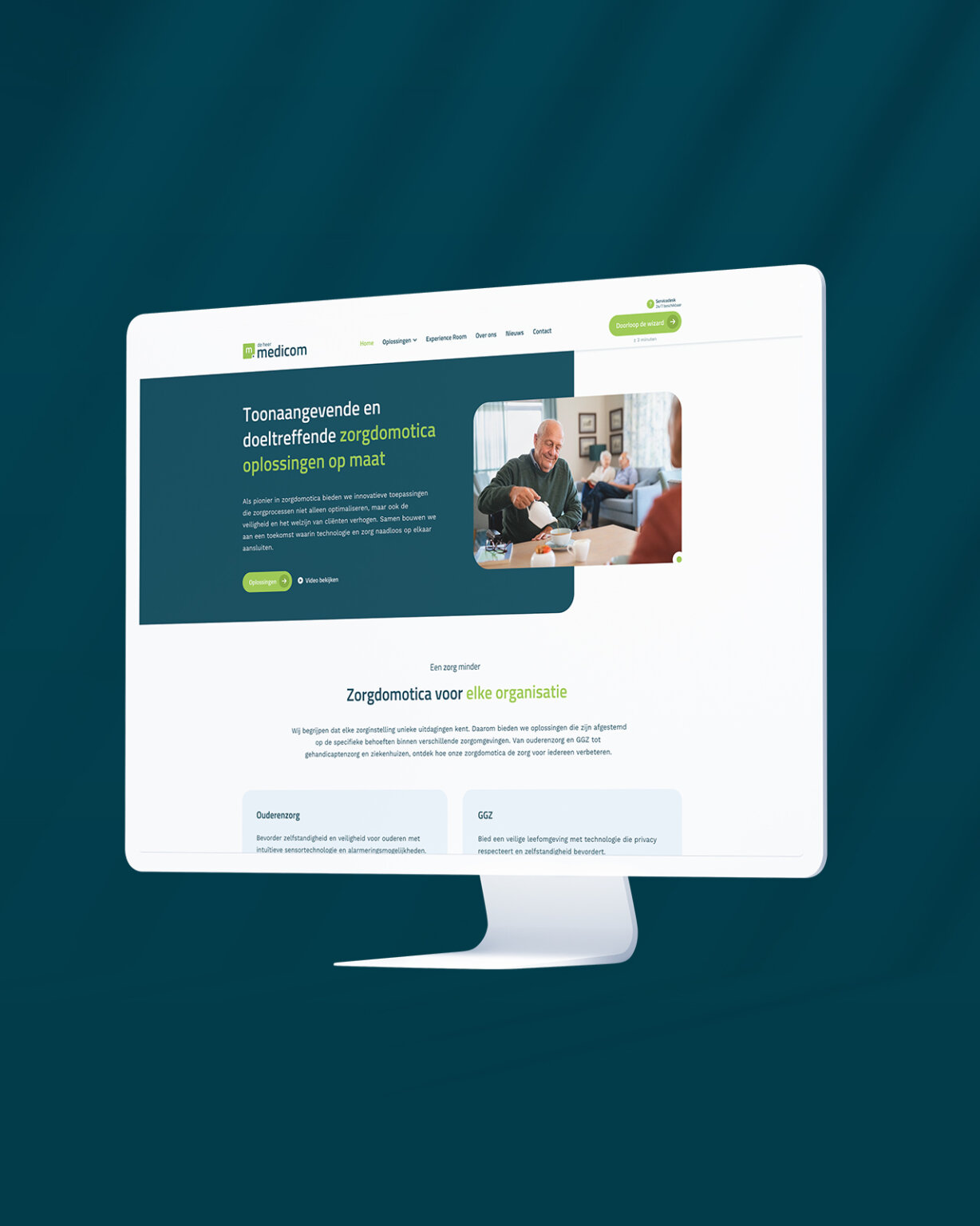 Op een computerscherm wordt de website van De Heer Medicom over gezondheidszorgtechnologie weergegeven met een blauwgroene achtergrond.
